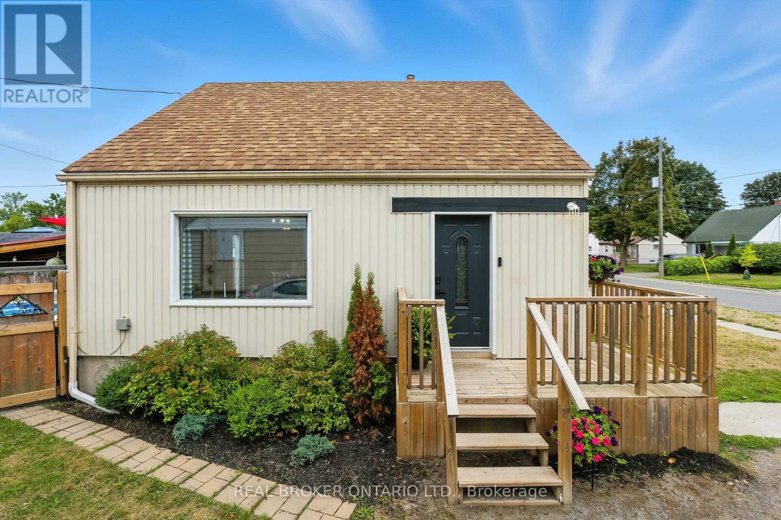 459 Rose Ave Ward 1 Ave, Peterborough, ON K9J 4E5
