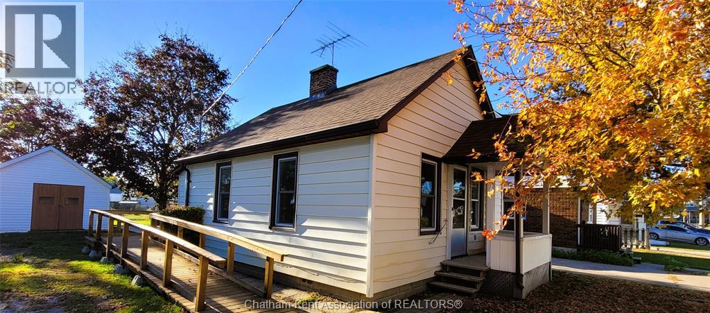 533 Creek St, Wallaceburg, ON N8A 4C7