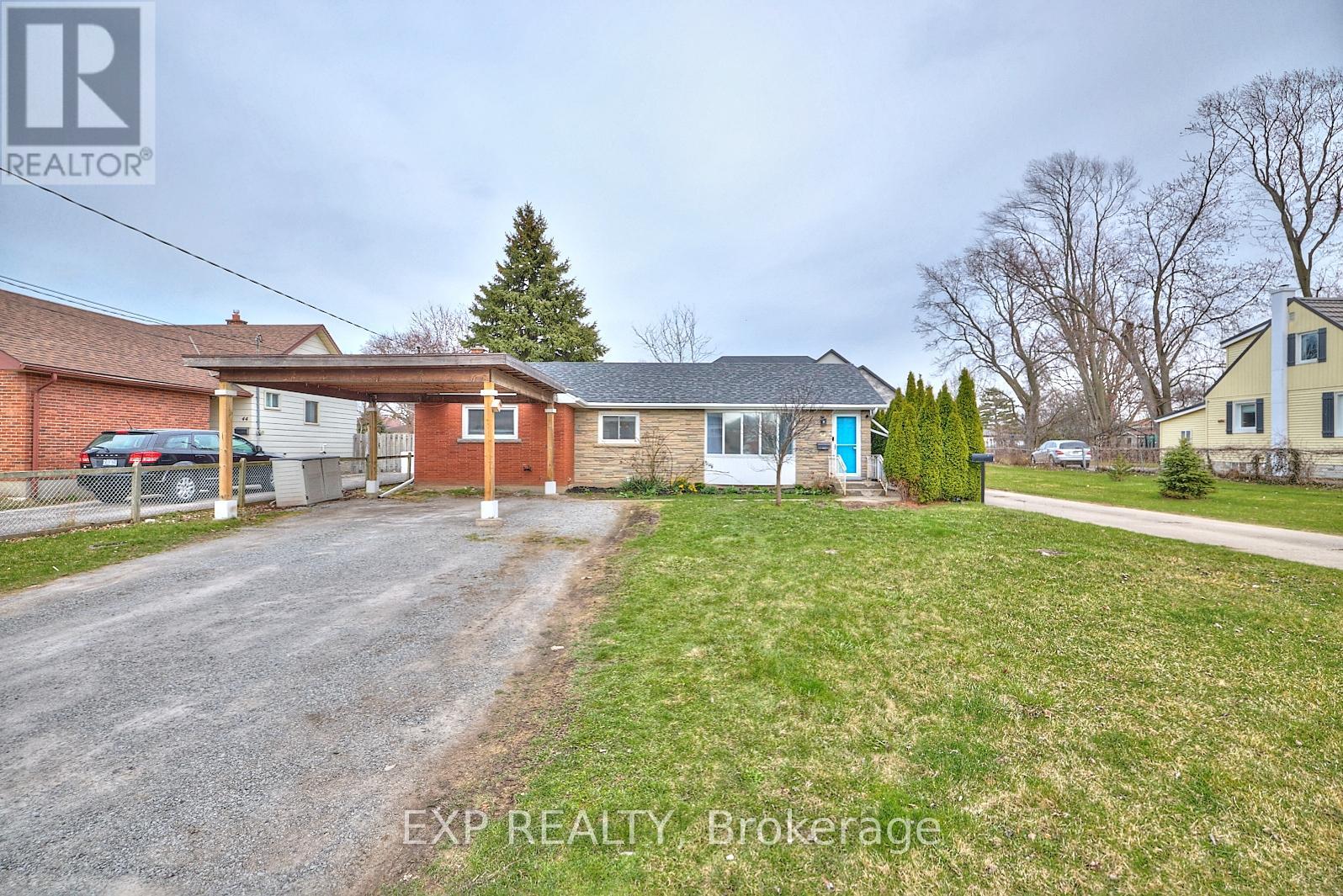 42 Louth St, St. Catharines, ON L2S 2T4