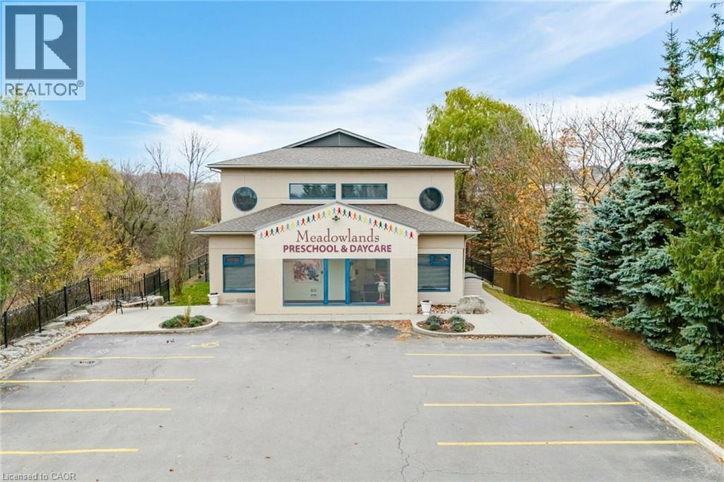 900 Golf Links Rd, Hamilton, ON L9K 1J8