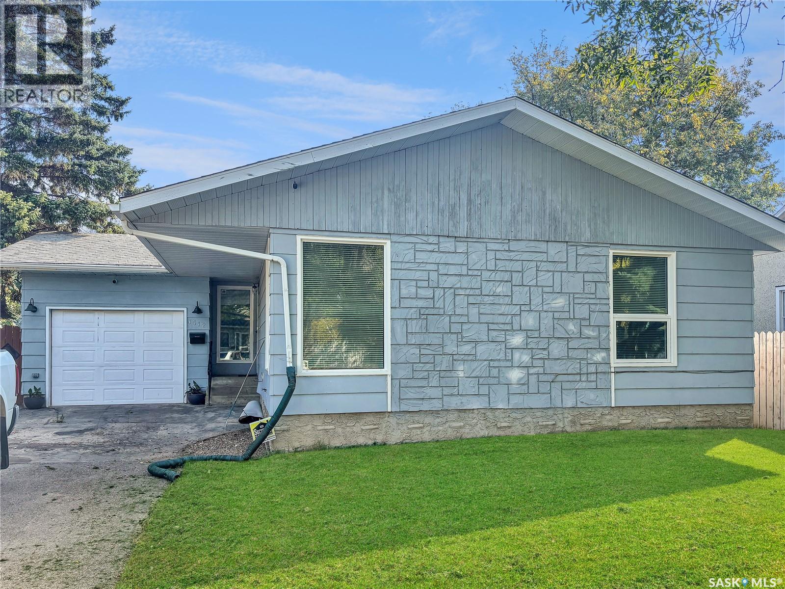 1512 104 Street, North Battleford, SK S9A 1P5