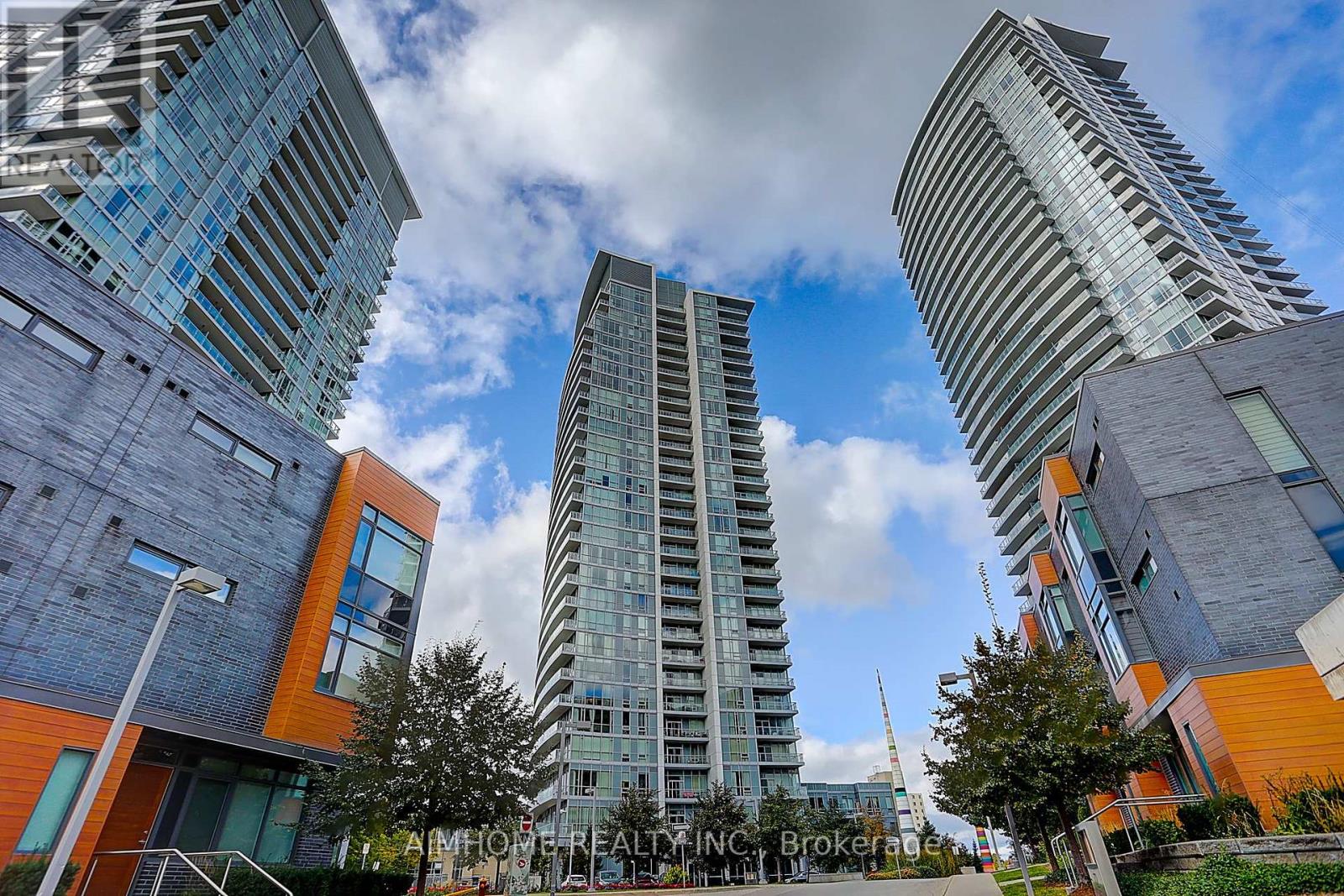 2706 66 Forest Manor Rd, Toronto, ON M2J 0B7