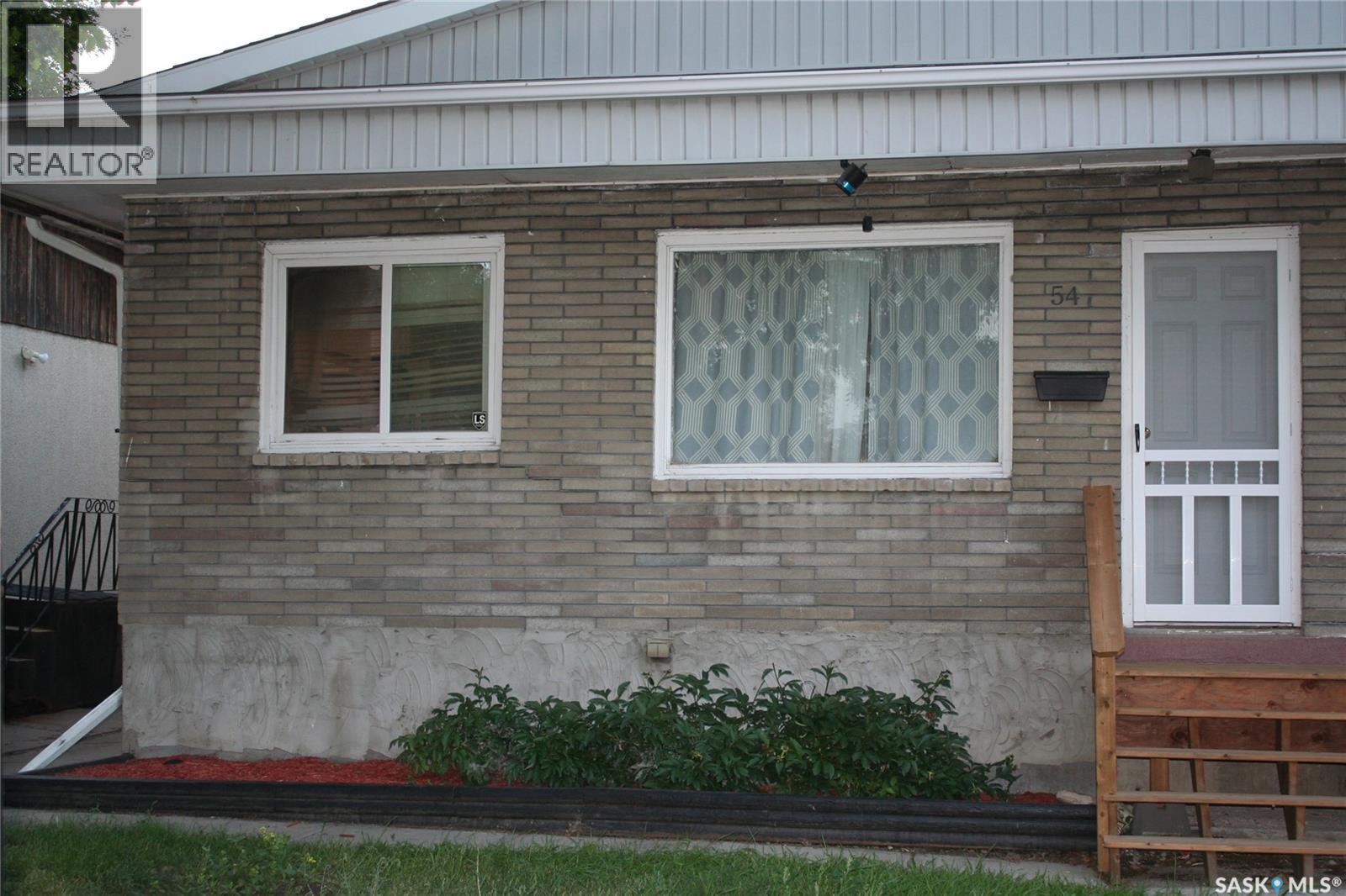 54 Froom Cres, Regina, SK S4N 0T9