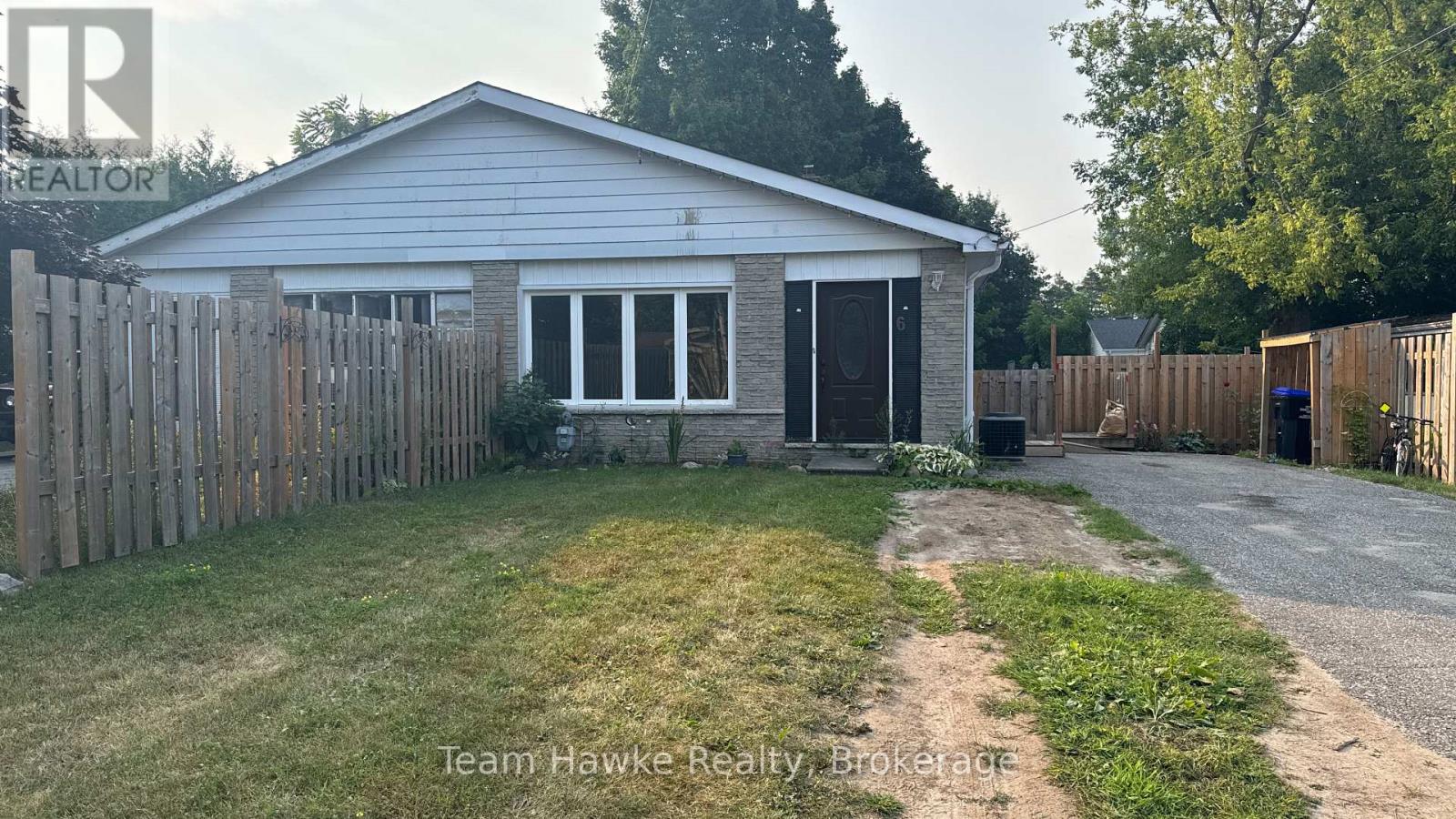 6 Beaumaur Dr, Penetanguishene, ON L9M 1V7