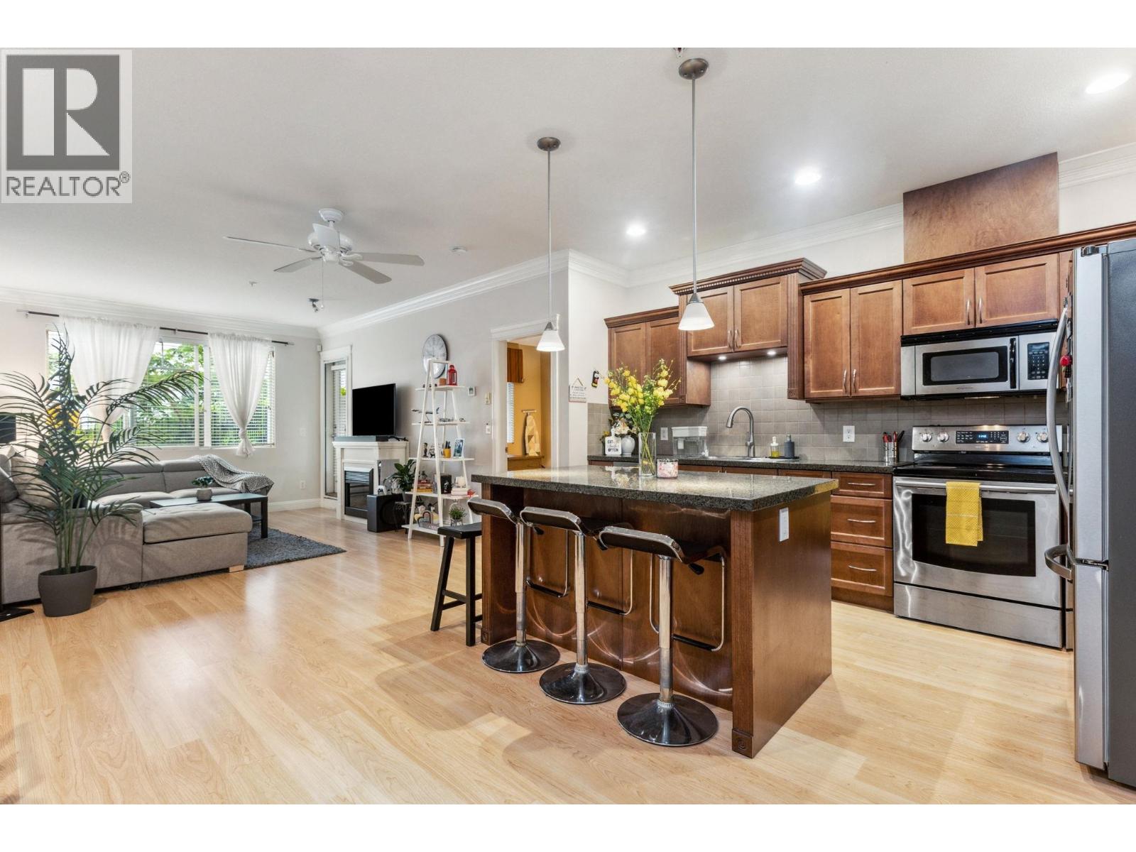 22150 Dewdney Trunk Road Unit 106, Maple Ridge, BC V2X 3H6