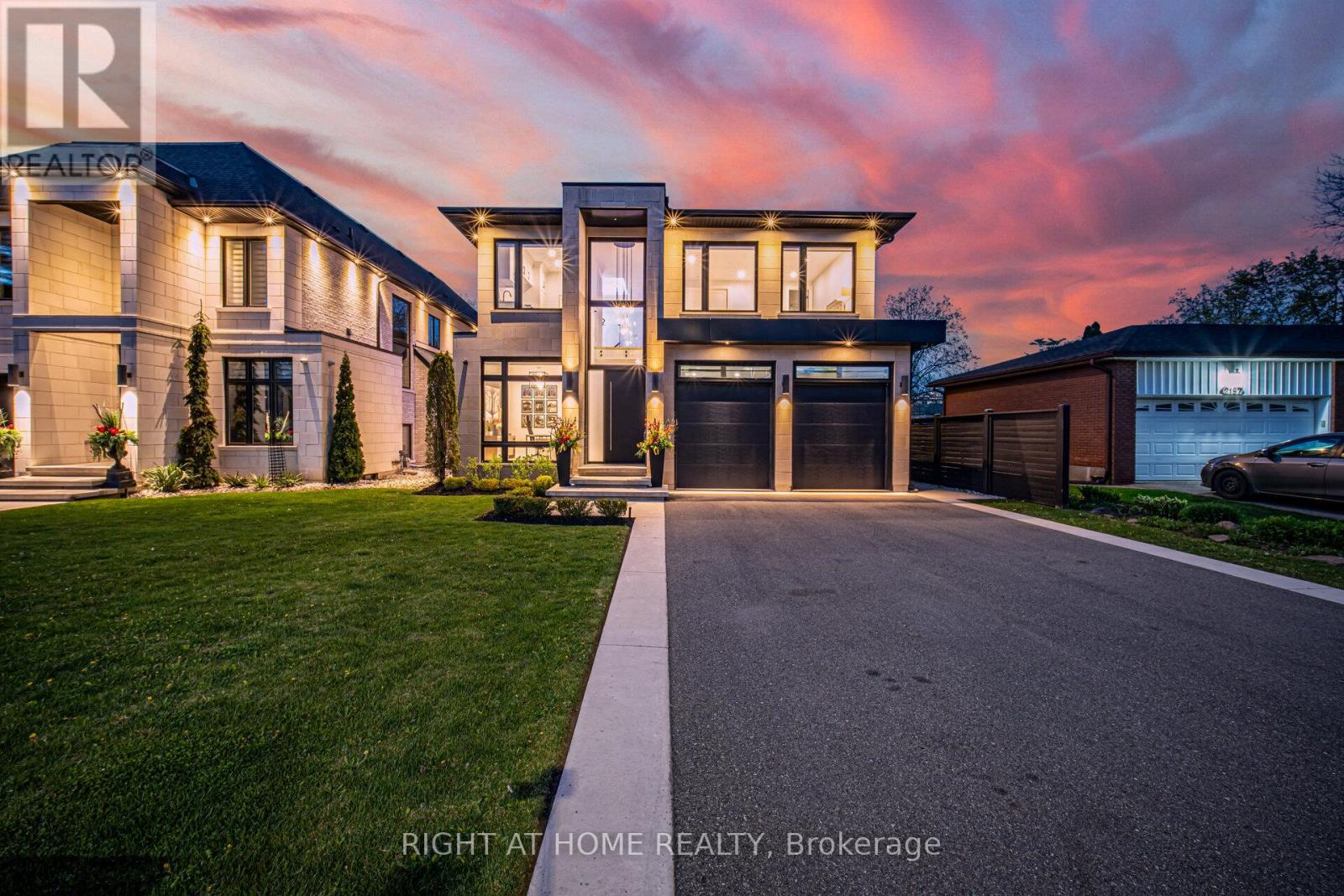 2201 Fifth Line W, Mississauga, ON L5K 1V6
