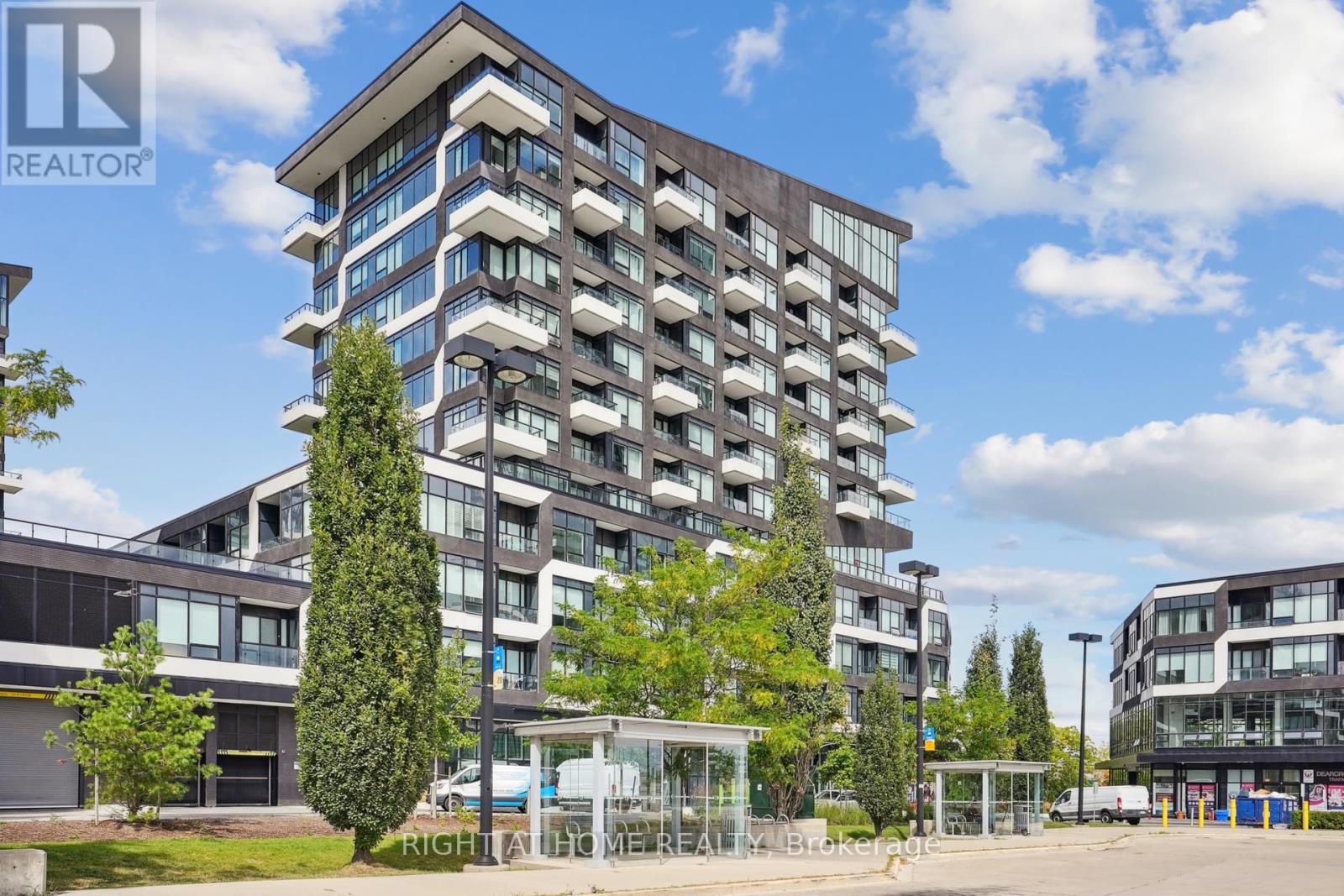 436 2485 Taunton Rd, Oakville, ON L6H 3R8