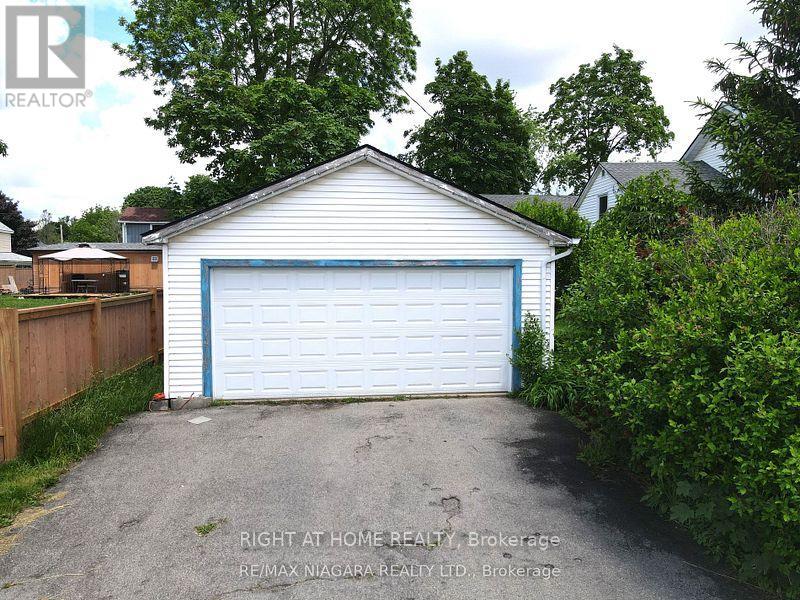 144 Waterloo St, Fort Erie, ON L2A 3K2