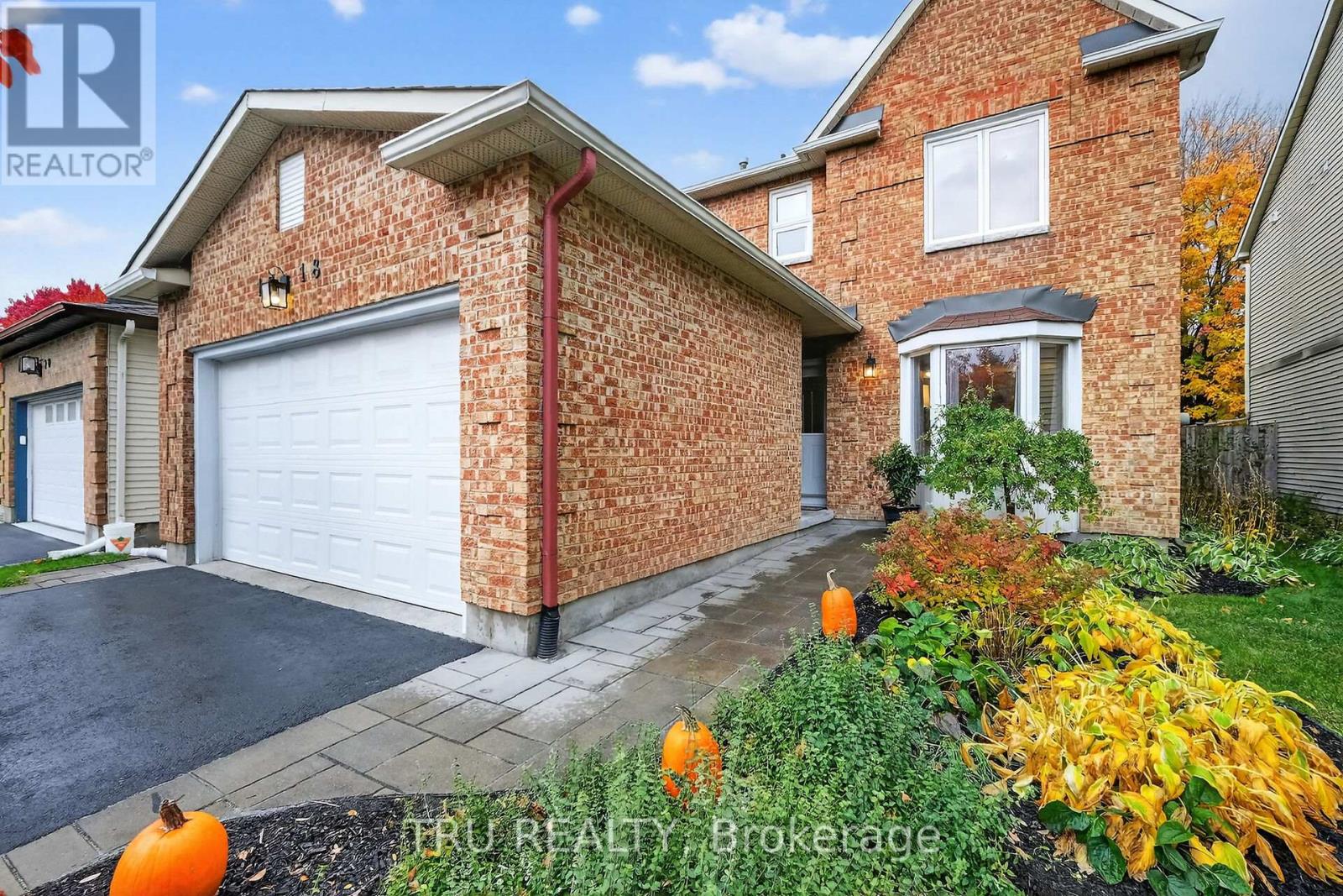 1518 Kamouraska Cir, Ottawa, ON K1C 3J3