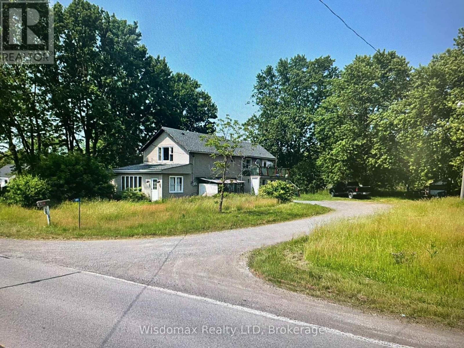 1819 Thompson Rd, Fort Erie, ON L2A 5M4