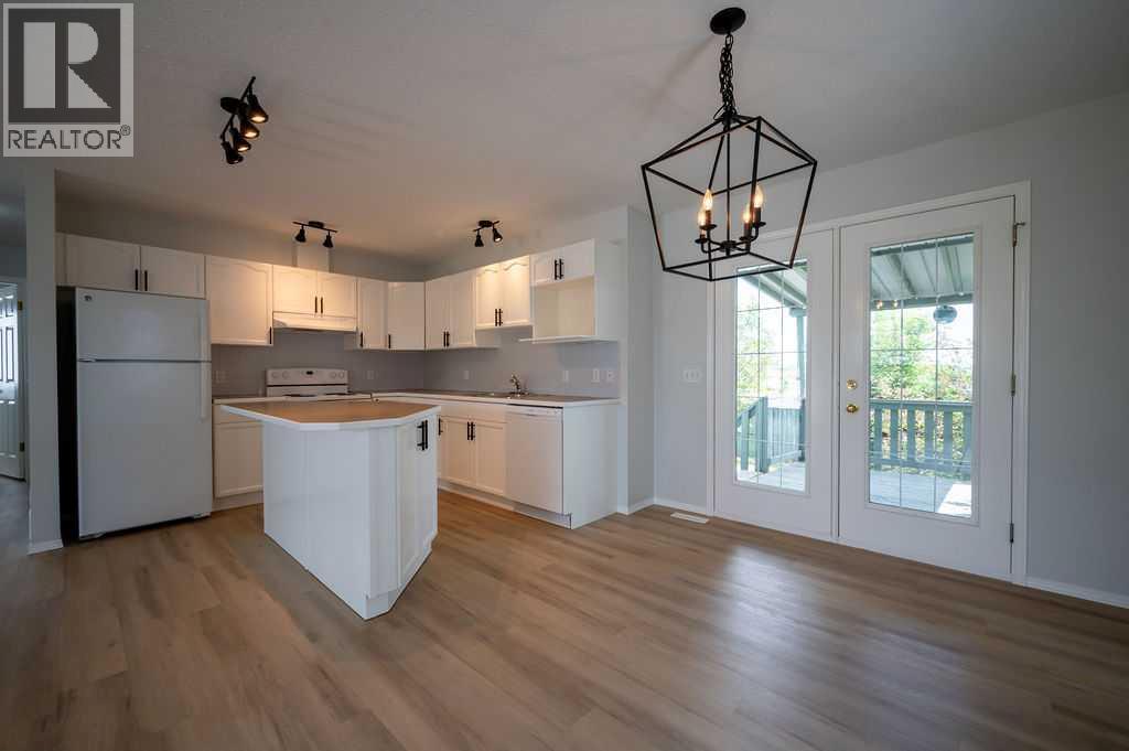 269 Strathford Cres, Strathmore, AB T1P 1N9