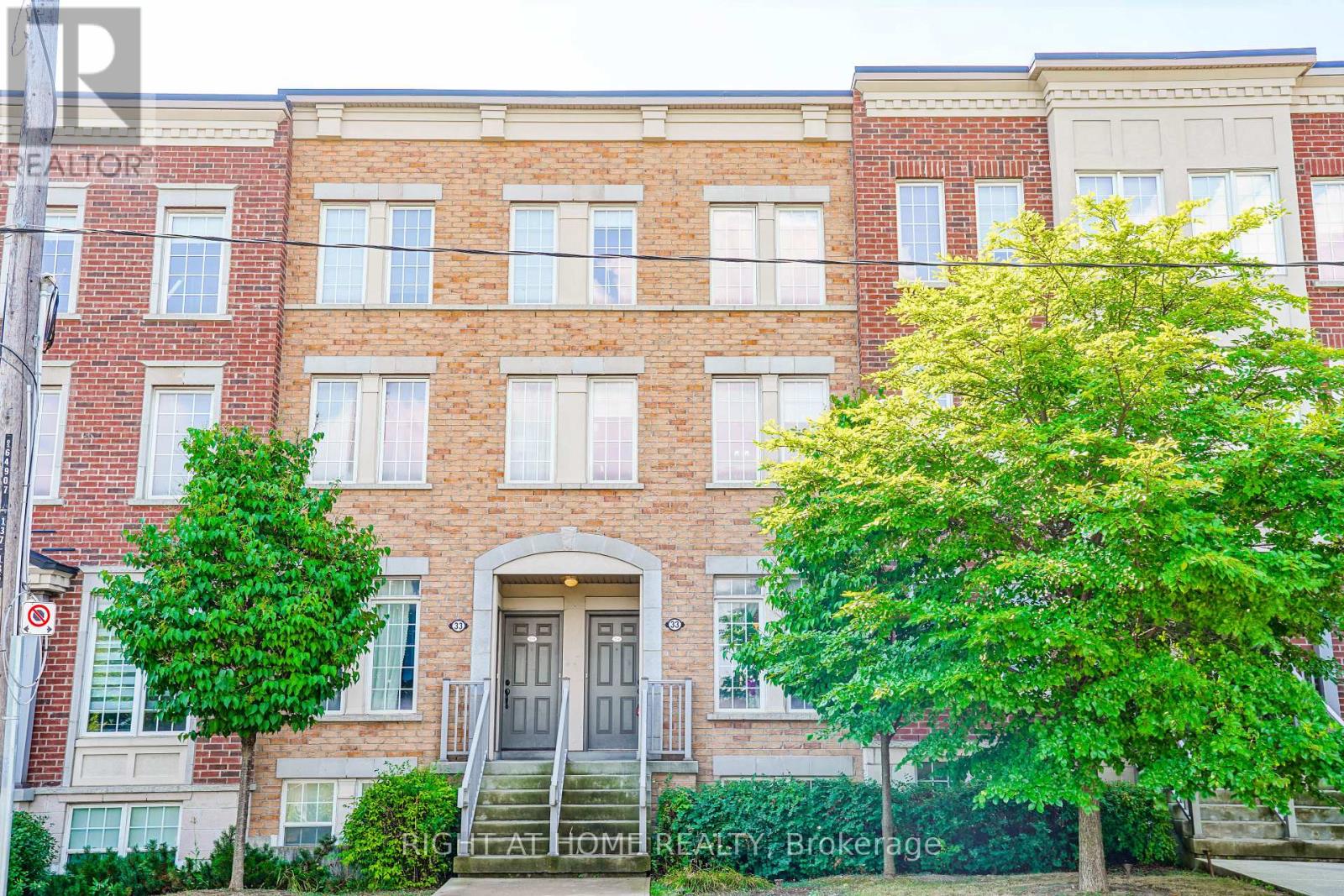 6 33 Island Rd, Toronto, ON M1C 0E4