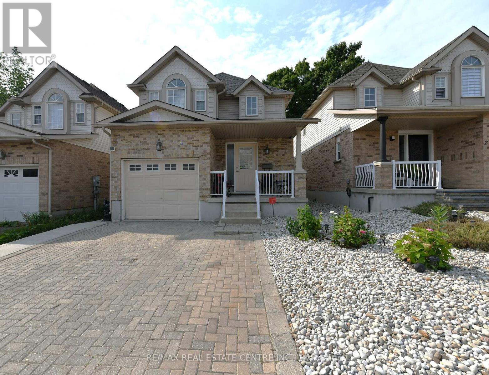 260 Bridlewreath St, Kitchener, ON N2E 4B4