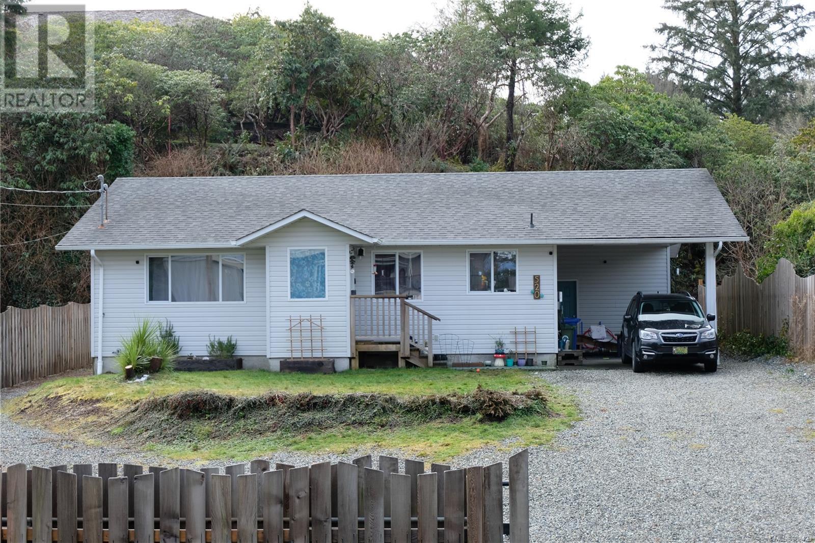 520 Malon Ln, Tofino, BC V0R 2Z0