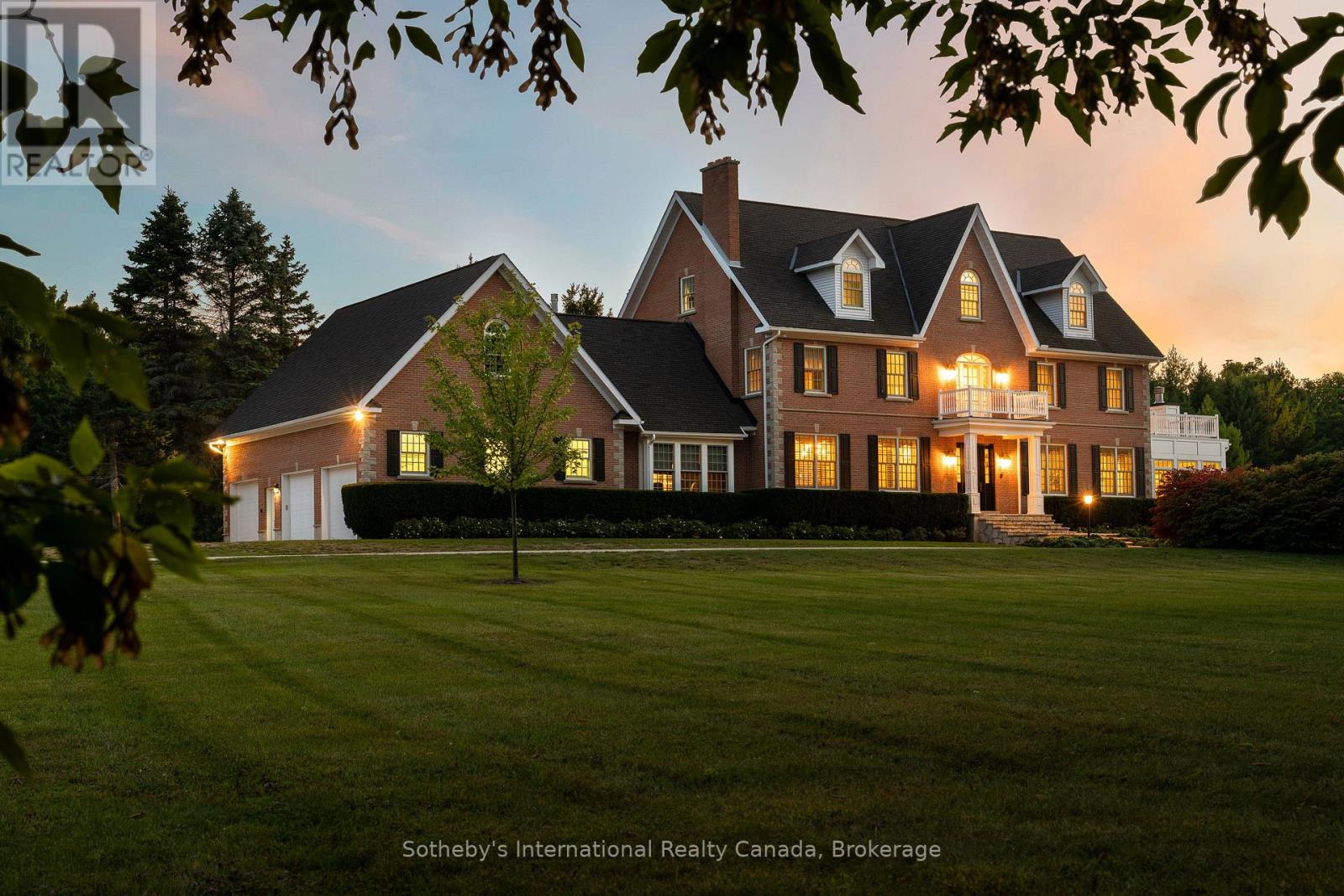 7781 Poplar Side Rd, Clearview, ON L9Y 5N4