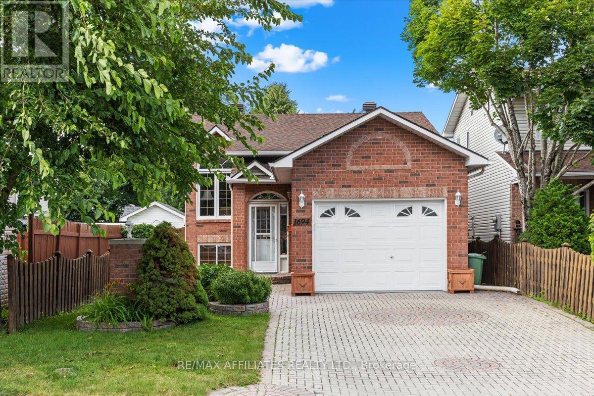 1694 Toulouse Cres, Ottawa, ON K1C 6K3