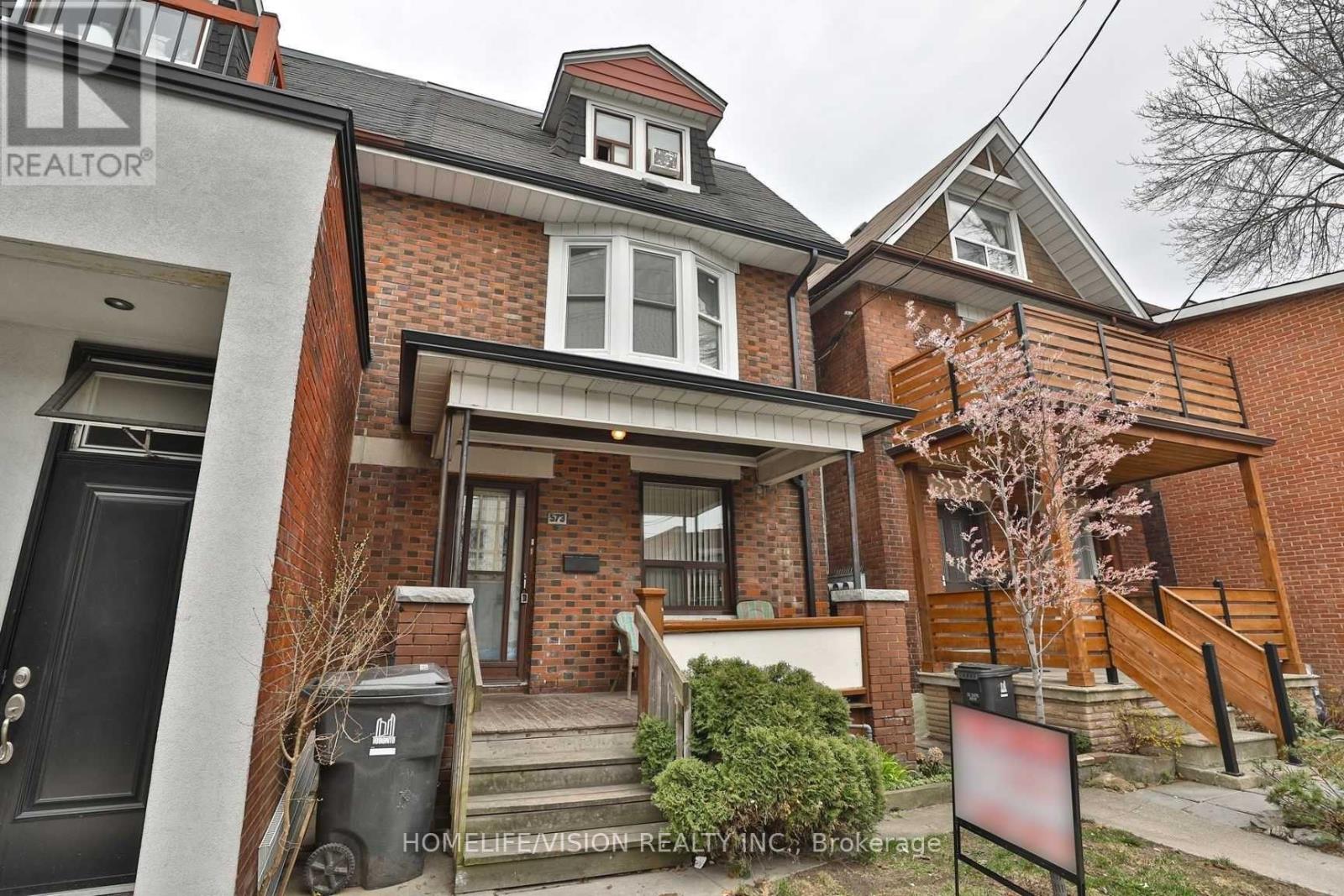 573 Annette St, Toronto, ON M6S 2C3