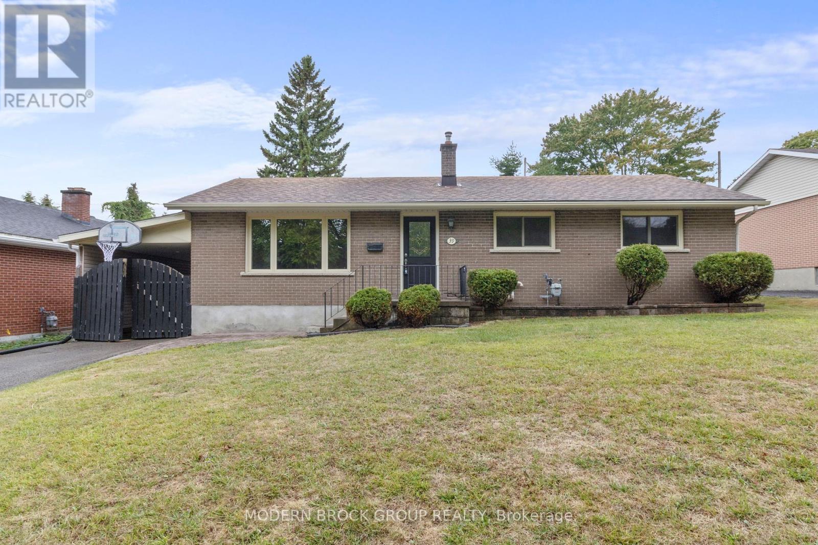 39 Convay Cres, Brockville, ON K6V 5A2