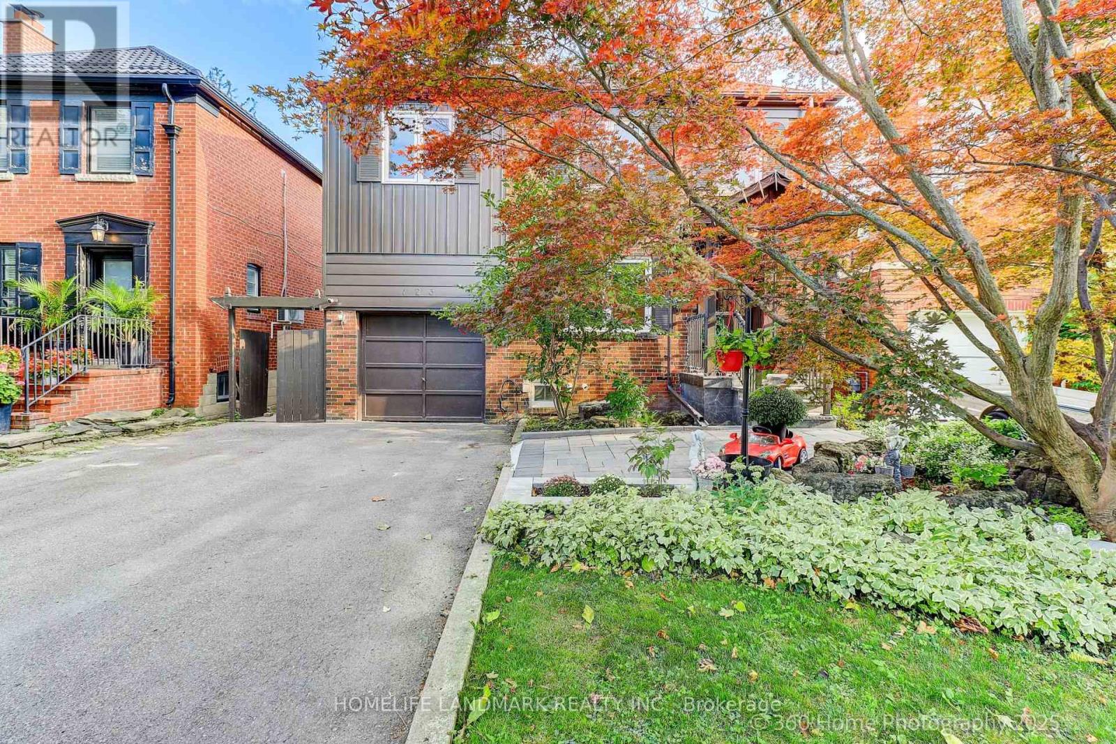 123 Queens Dr, Toronto, ON M9N 2H5