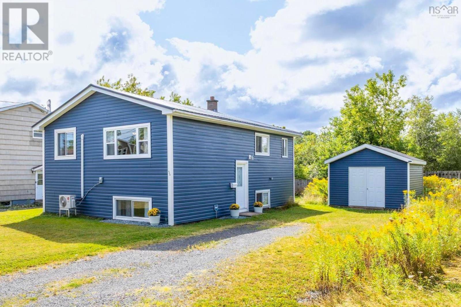 498 Birch St, New Glasgow, NS B2H 1Y1