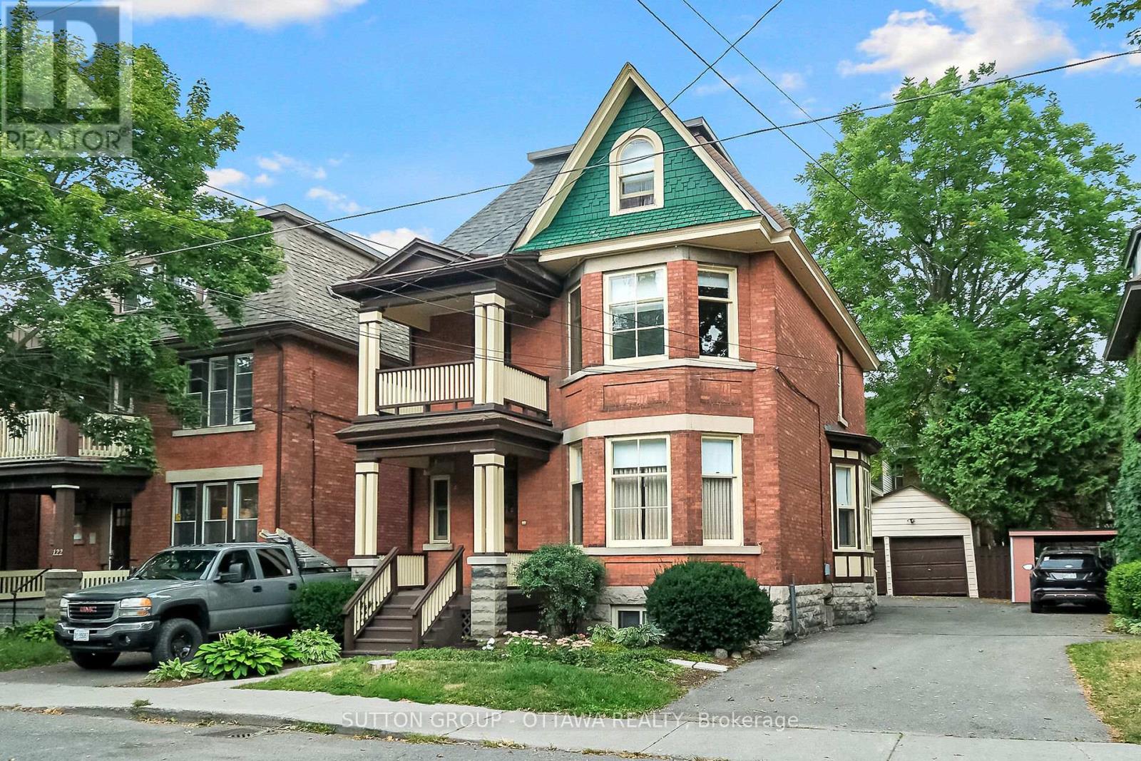 124 Fourth Ave, Ottawa, ON K1S 2L4