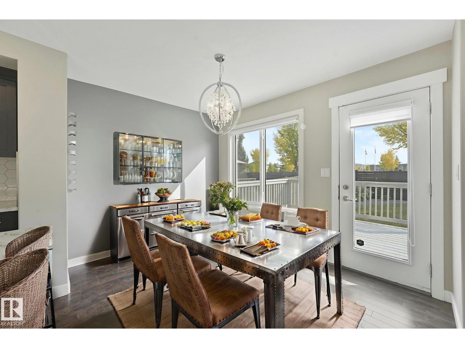 2375 Ware Cr NW, Edmonton, AB T6W 2V1