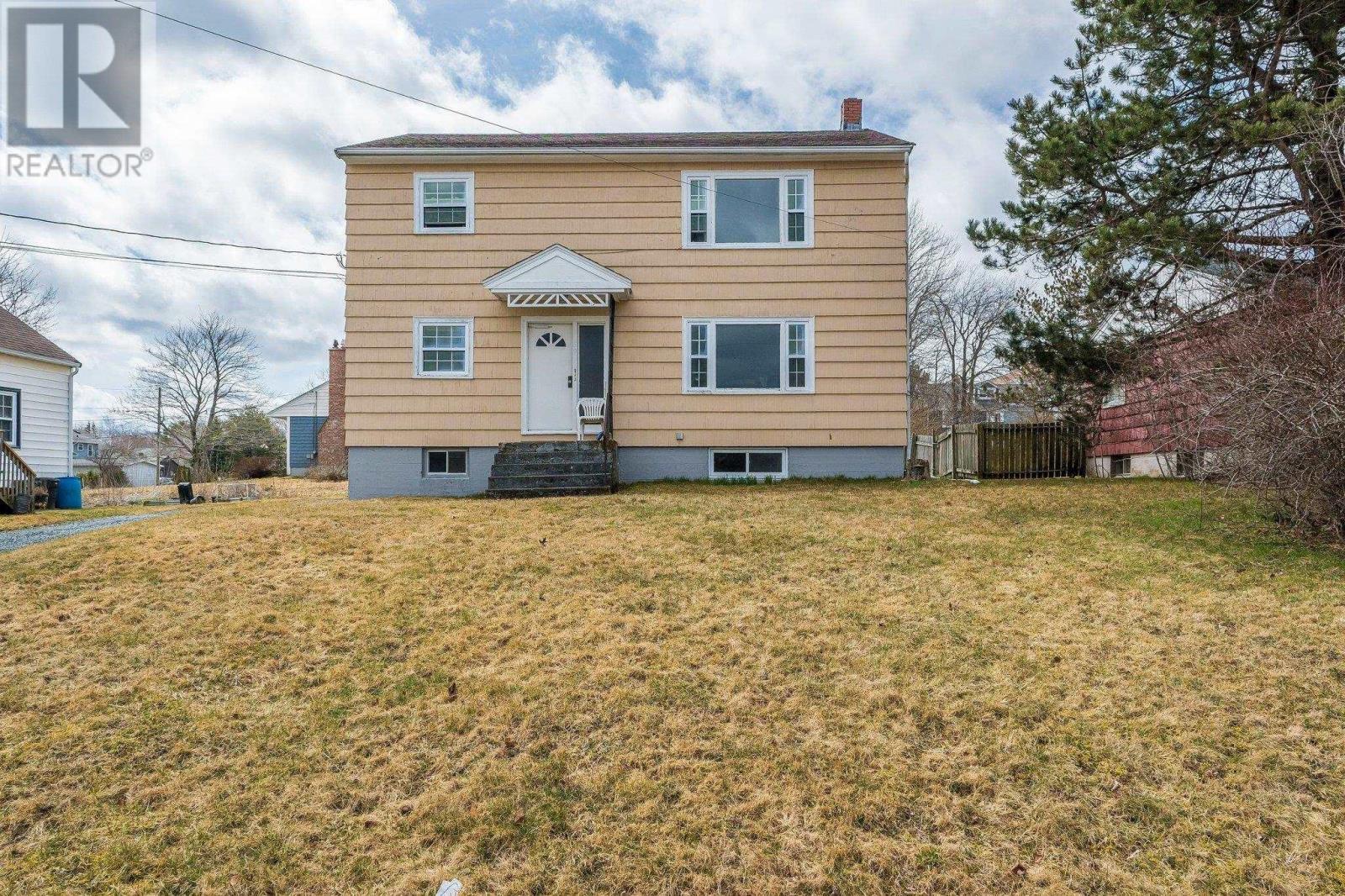50 Raymond St, Dartmouth, NS B2X 1B9