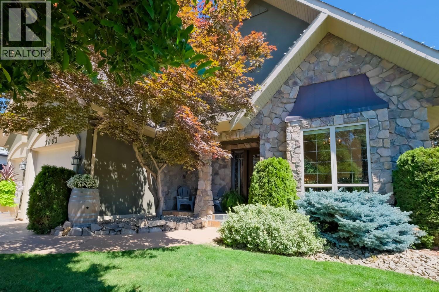 3063 Thacker Dr, West Kelowna, BC V1Z 1X5