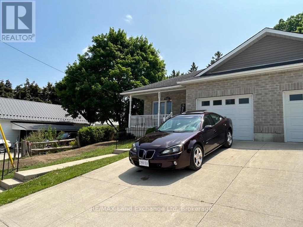 32 Victoria St W, North Huron, ON N0G 2W0