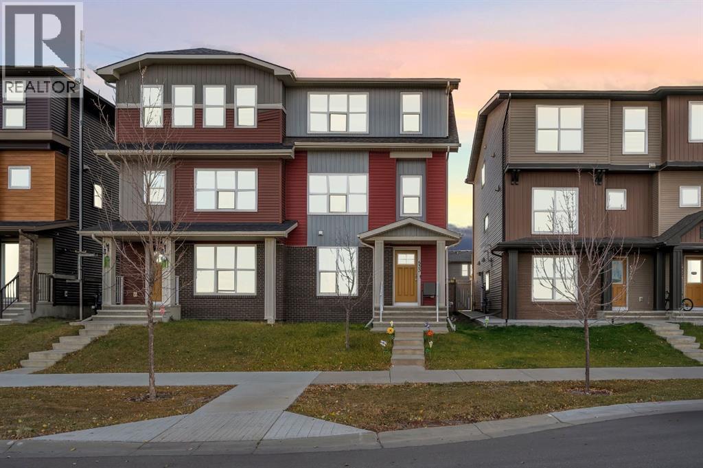 533 Savanna Blvd NE, Calgary, AB T3J 0X2