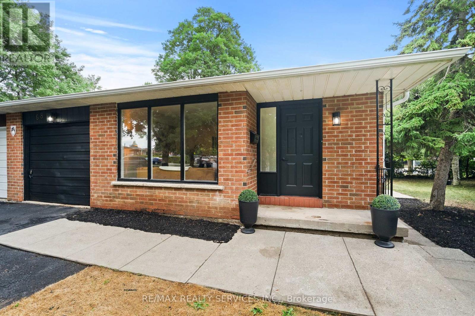 68 Montjoy Cres, Brampton, ON L6S 3E7