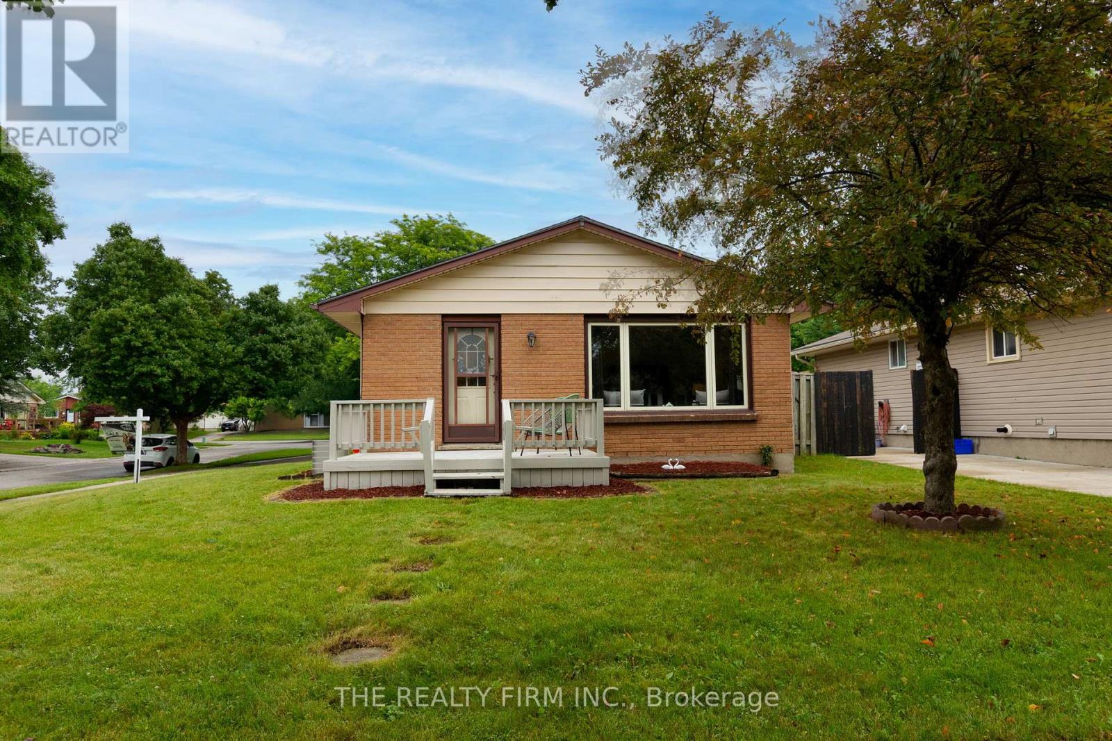10 Stroud Cres, London, ON N6E 1Z6