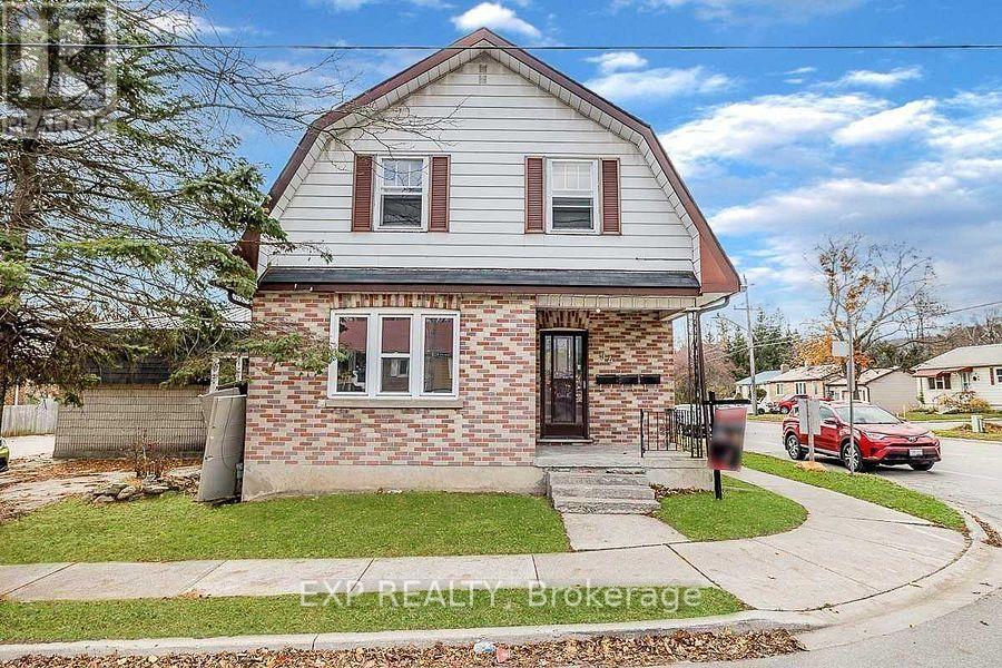 94 Eccles St N, Barrie, ON L4N 1Y4