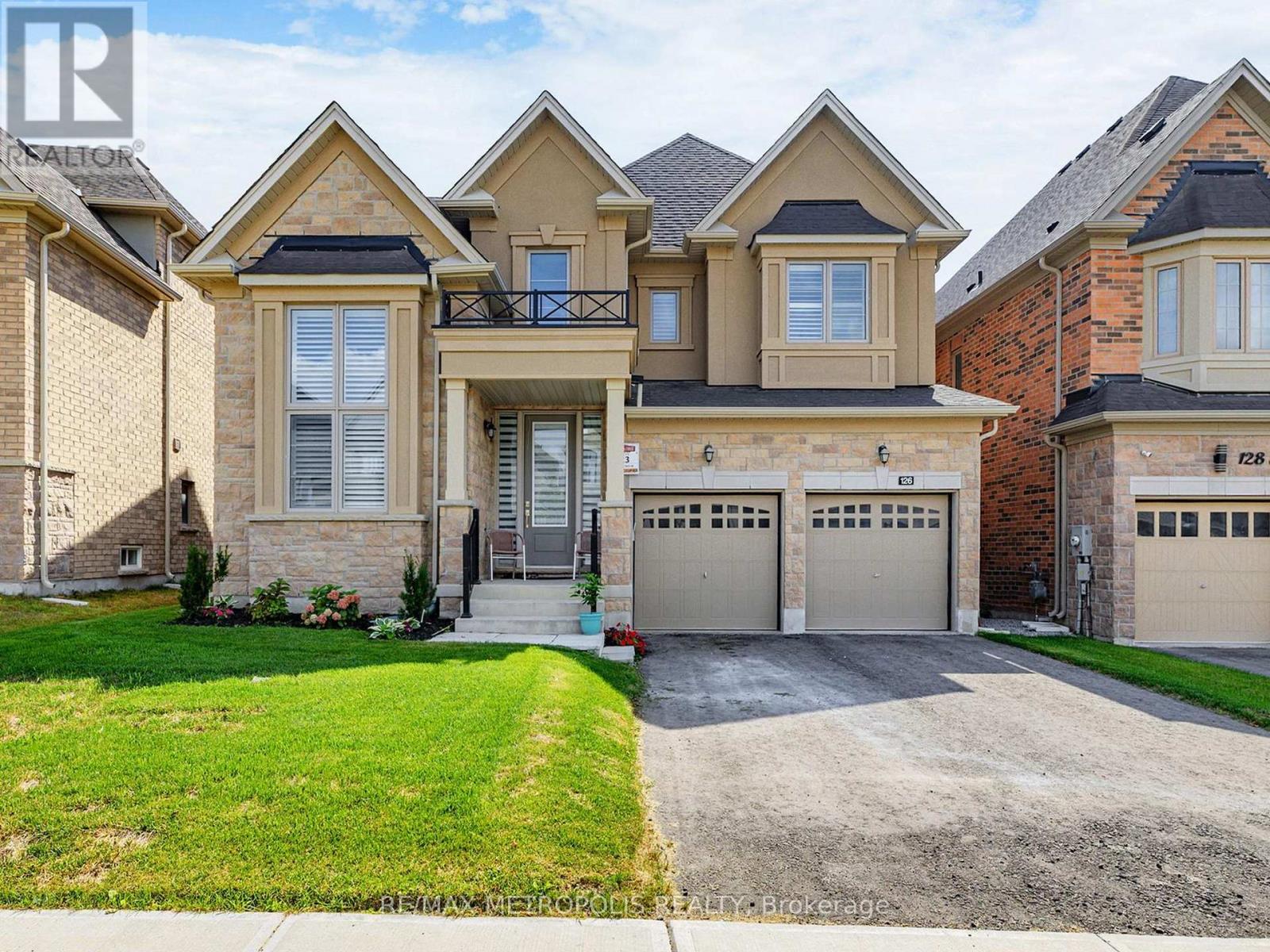 126 Silk Twist Dr, East Gwillimbury Holland Landing, ON L9N 0W1