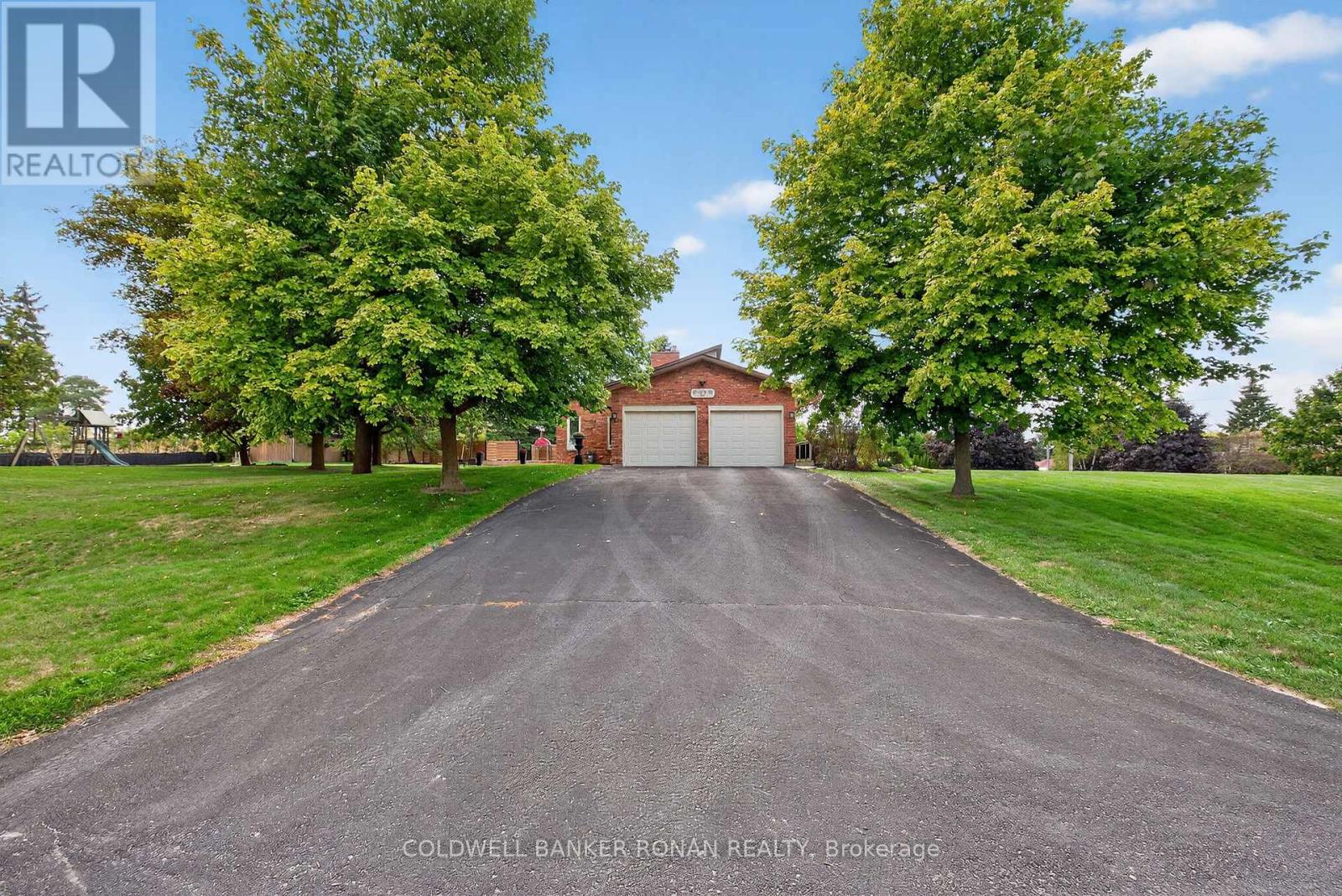22 Mulock Dr, Bradford West Gwillimbury, ON L0G 1B0