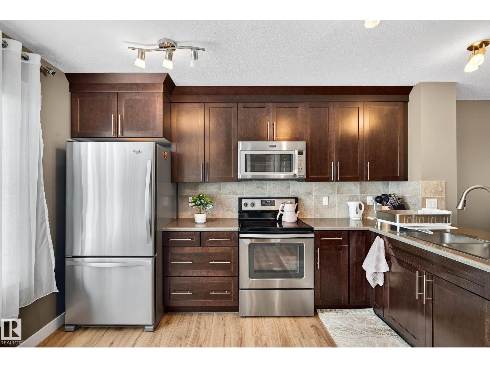 7327 Edgemont Way NW, Edmonton, AB T6M 0S1