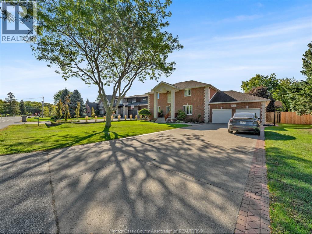 633 Old Tecumseh Rd E, Lakeshore, ON N0R 1A0