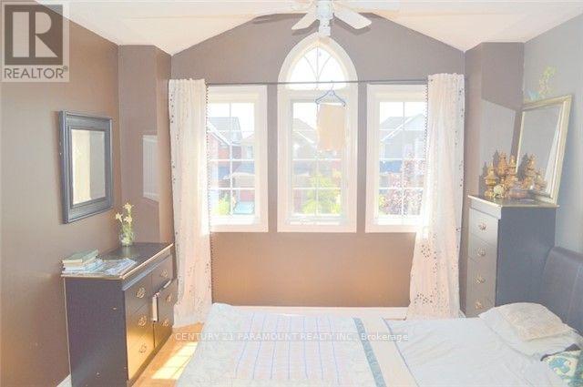 641 Macbeth Hts, Mississauga, ON L5W 1E5