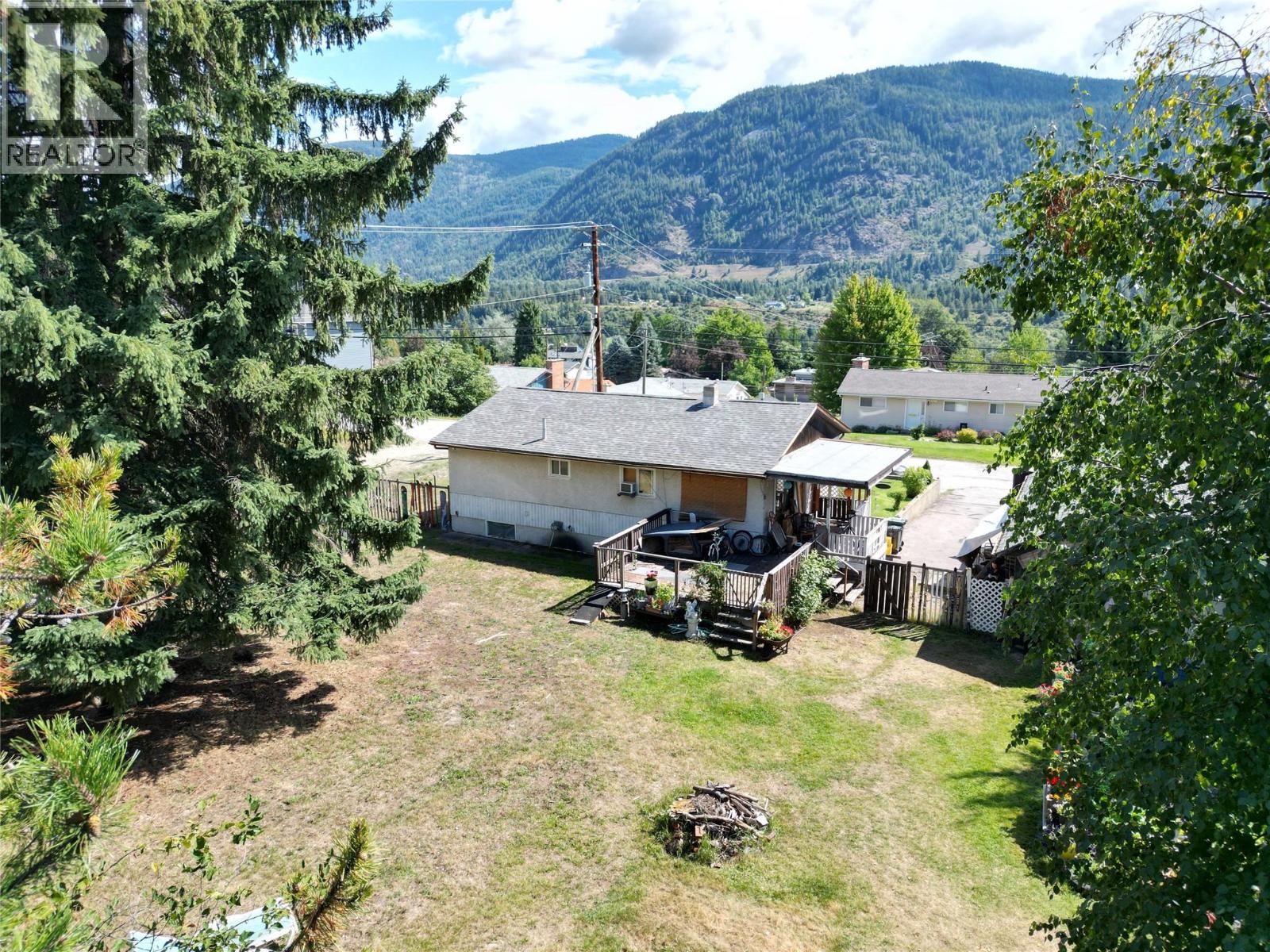 3300 5 Avenue, Castlegar, BC V1N 2V5