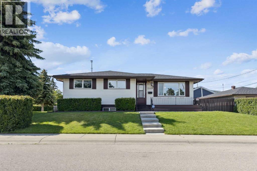 2119 Vista Cres NE, Calgary, AB T2E 6H9