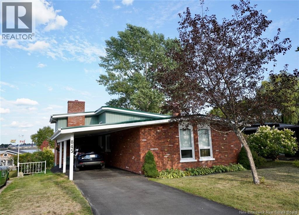 845 Oneil Ave, Bathurst, NB E2A 2L2