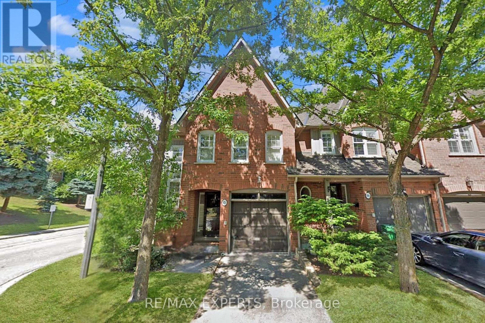 17 Unit 1084 Queen St W #b, Mississauga, ON L5H 4K4
