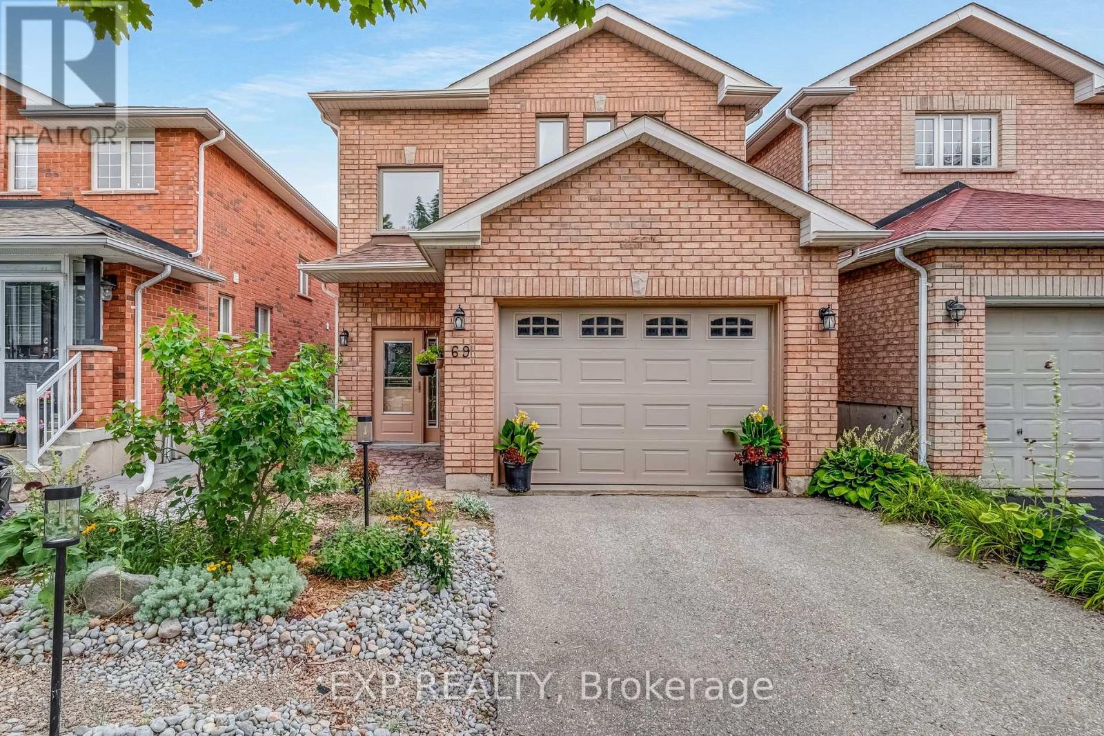 69 Clearmeadow Blvd, Newmarket, ON L3X 2M6
