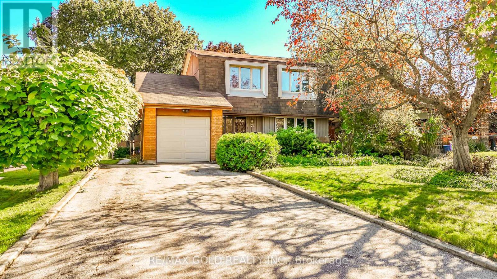 74 Lorraine Cres, Brampton, ON L6S 2R7