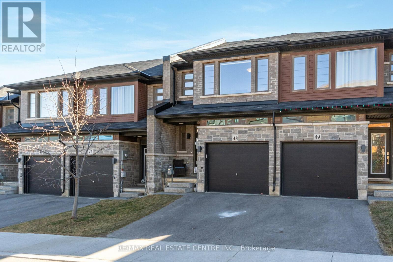 48 30 Times Square Blvd, Hamilton, ON L8J 0M1