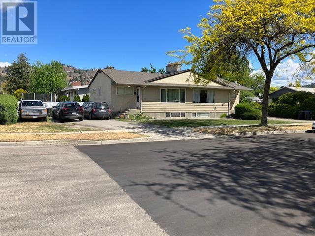 1110 Stockwell Avenue Lot Apt 2 #APT 2, Kelowna, BC V1Y 6W6