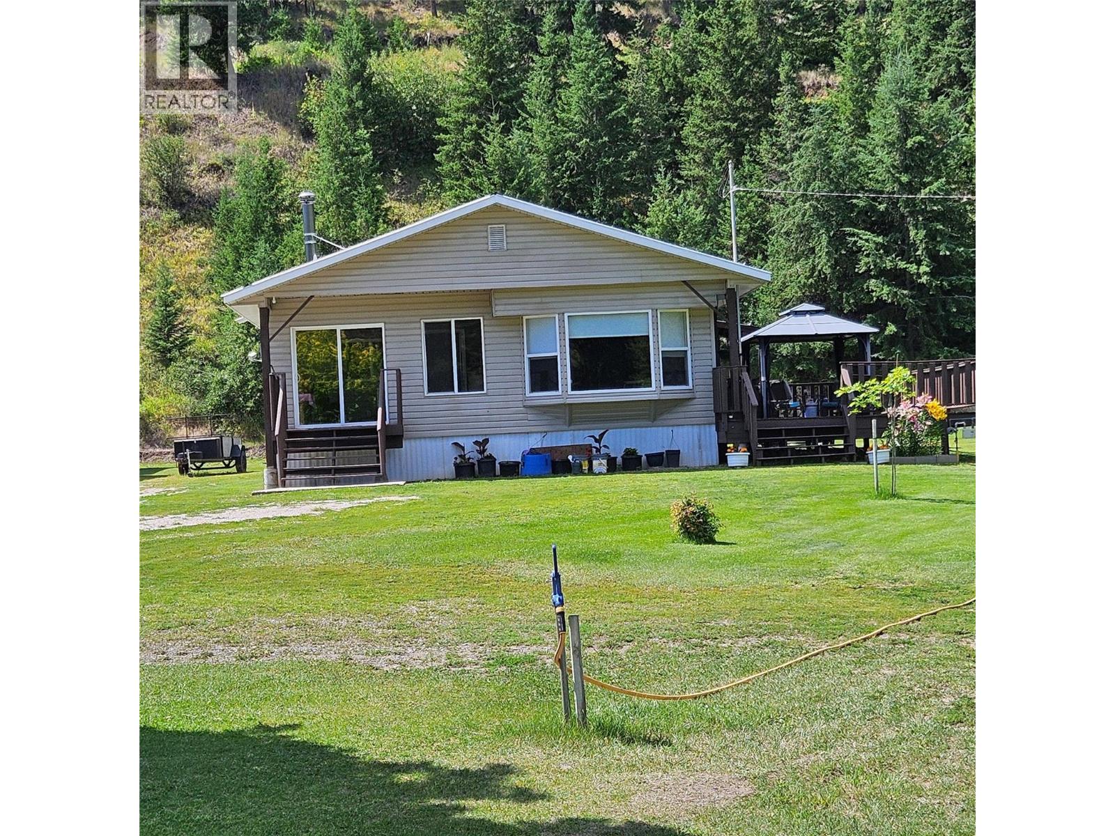 2908 Wetaskiwin Rd, Falkland, BC V0E 1W1