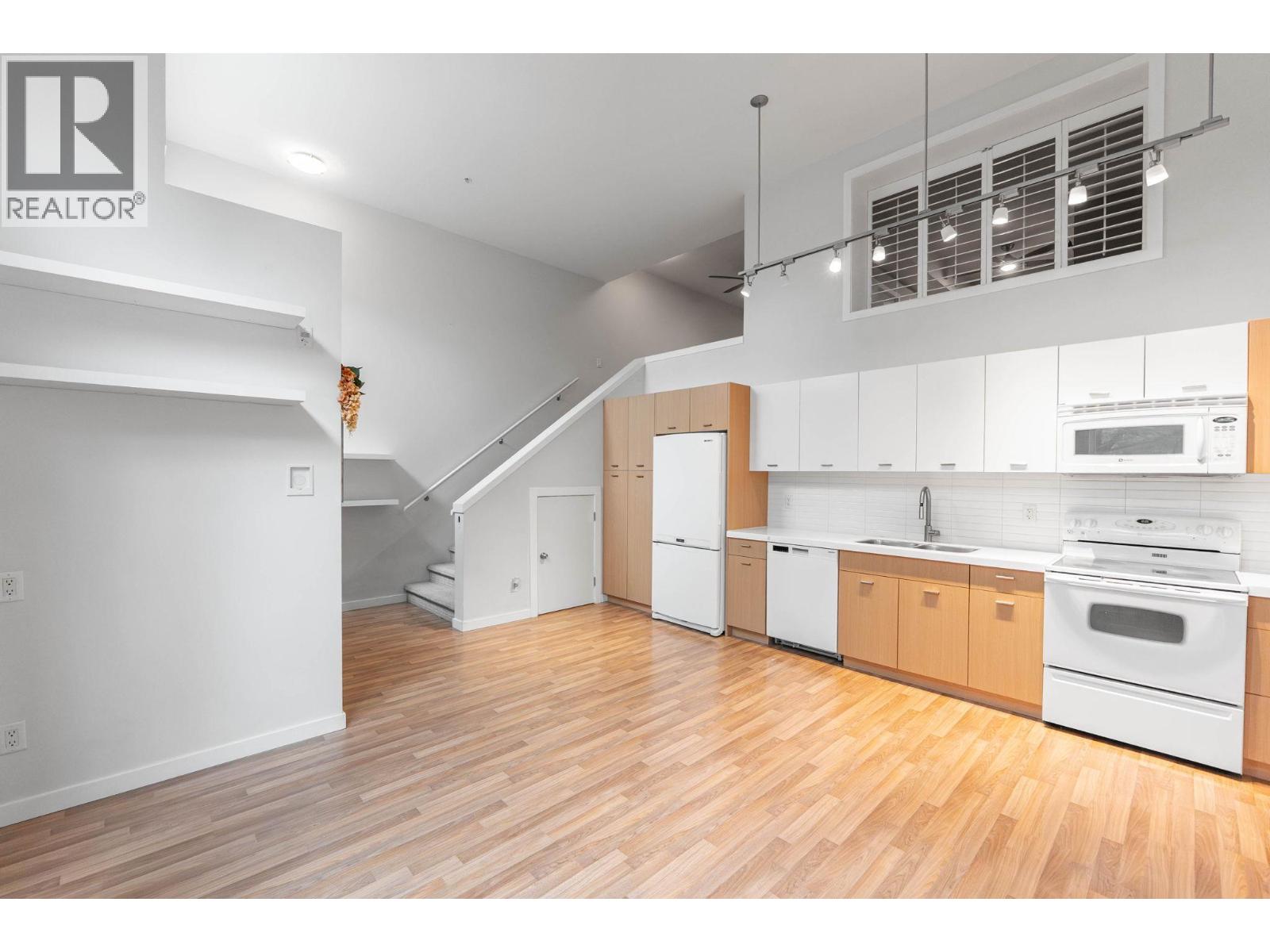 1550 Dickson Avenue Unit 7, Kelowna, BC V1Y 9Y8