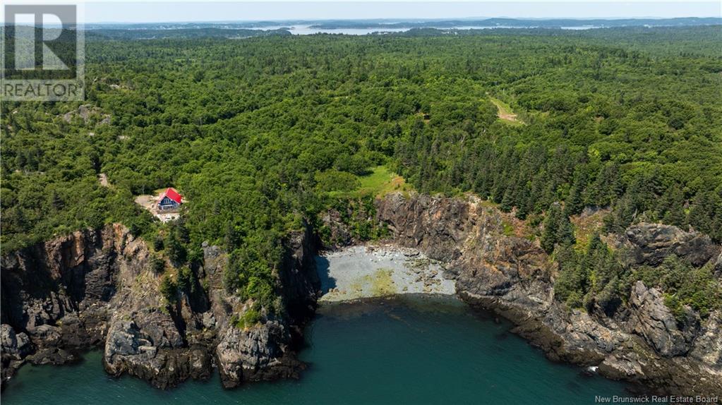 7 Fundy Drive, Campobello Island, NB E5E 1Y7