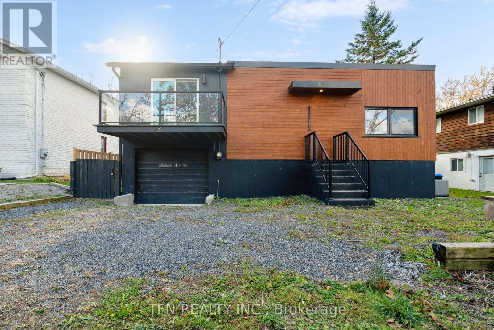 12 Schooner Ln, Tay, ON L0K 2C0